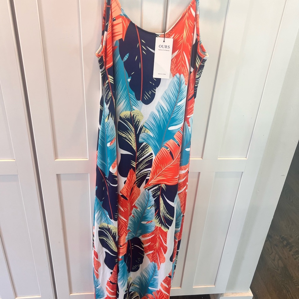 NWT-sz. Med. OURS Brand Colorful Feather Print Maxi Dress with pockets